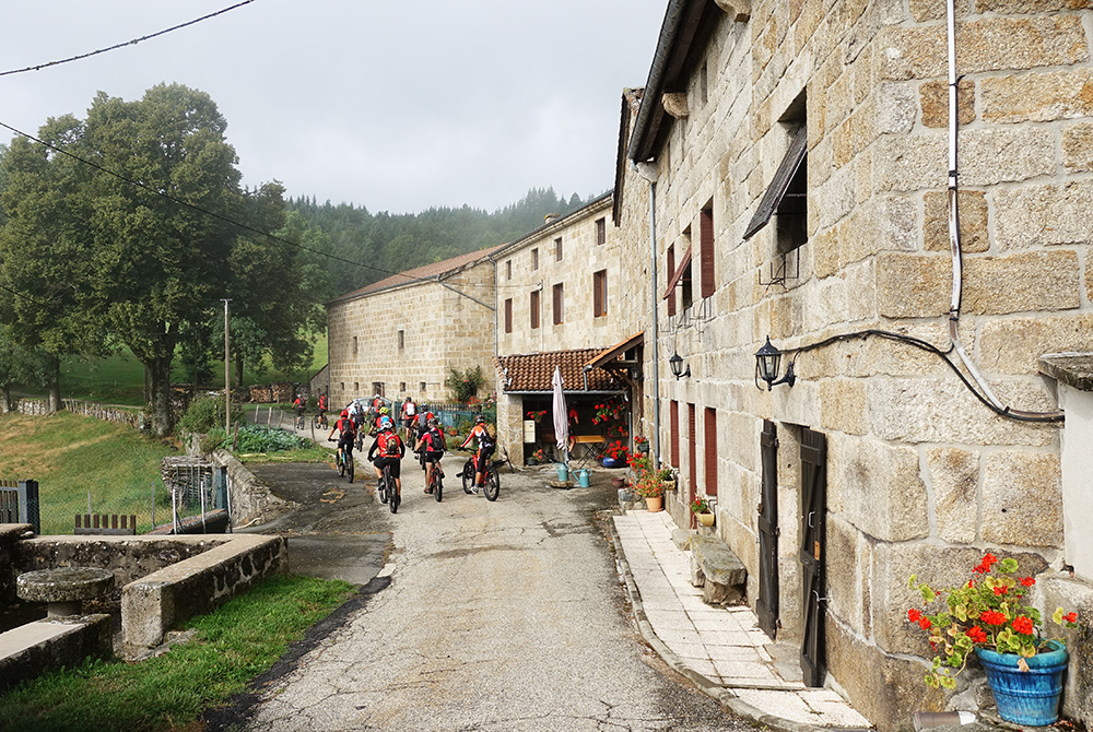 Ardriders6-hameau